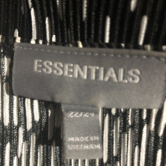 Essentials top - Picture 4 of 4